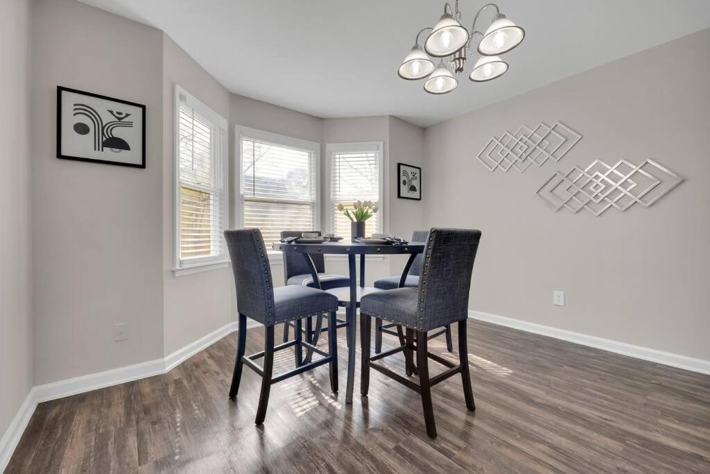 Plush Two Bedroom Retreat. A Home Away From Home! ريفرديل المظهر الخارجي الصورة